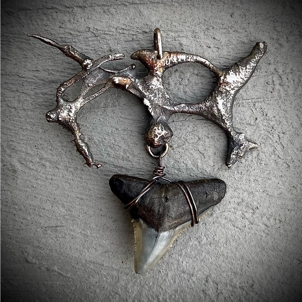 Chaos: Toothache pendant